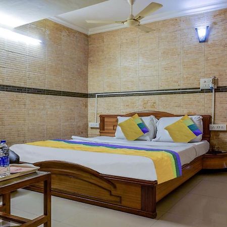 Treebo Trip Ganpati Hotell Bhopal Eksteriør bilde
