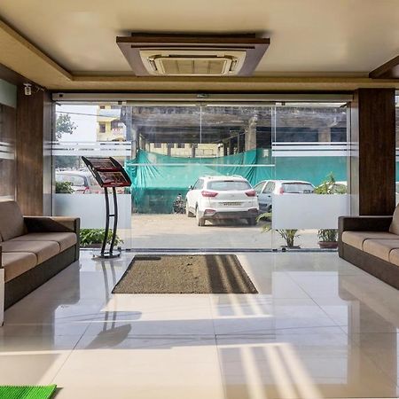 Treebo Trip Ganpati Hotell Bhopal Eksteriør bilde