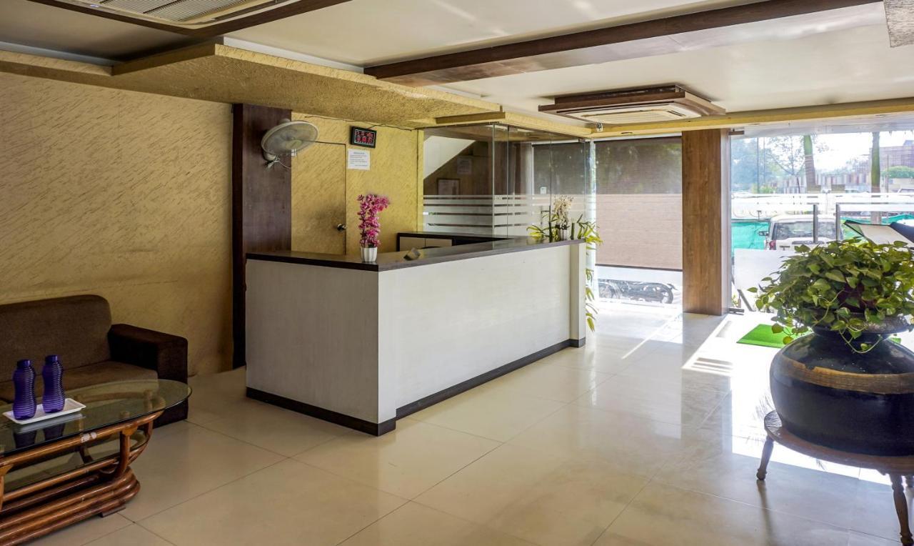 Treebo Trip Ganpati Hotell Bhopal Eksteriør bilde