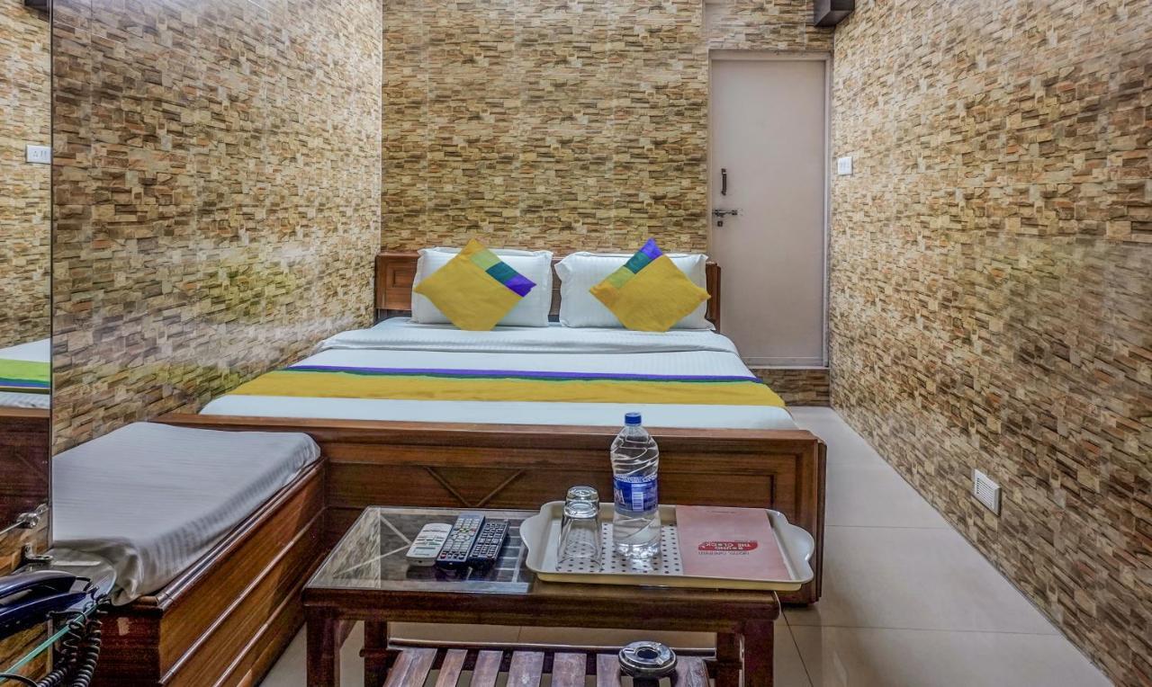 Treebo Trip Ganpati Hotell Bhopal Eksteriør bilde